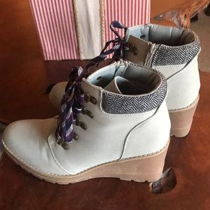 Maurices wedge boots size 11 but fit like a 10